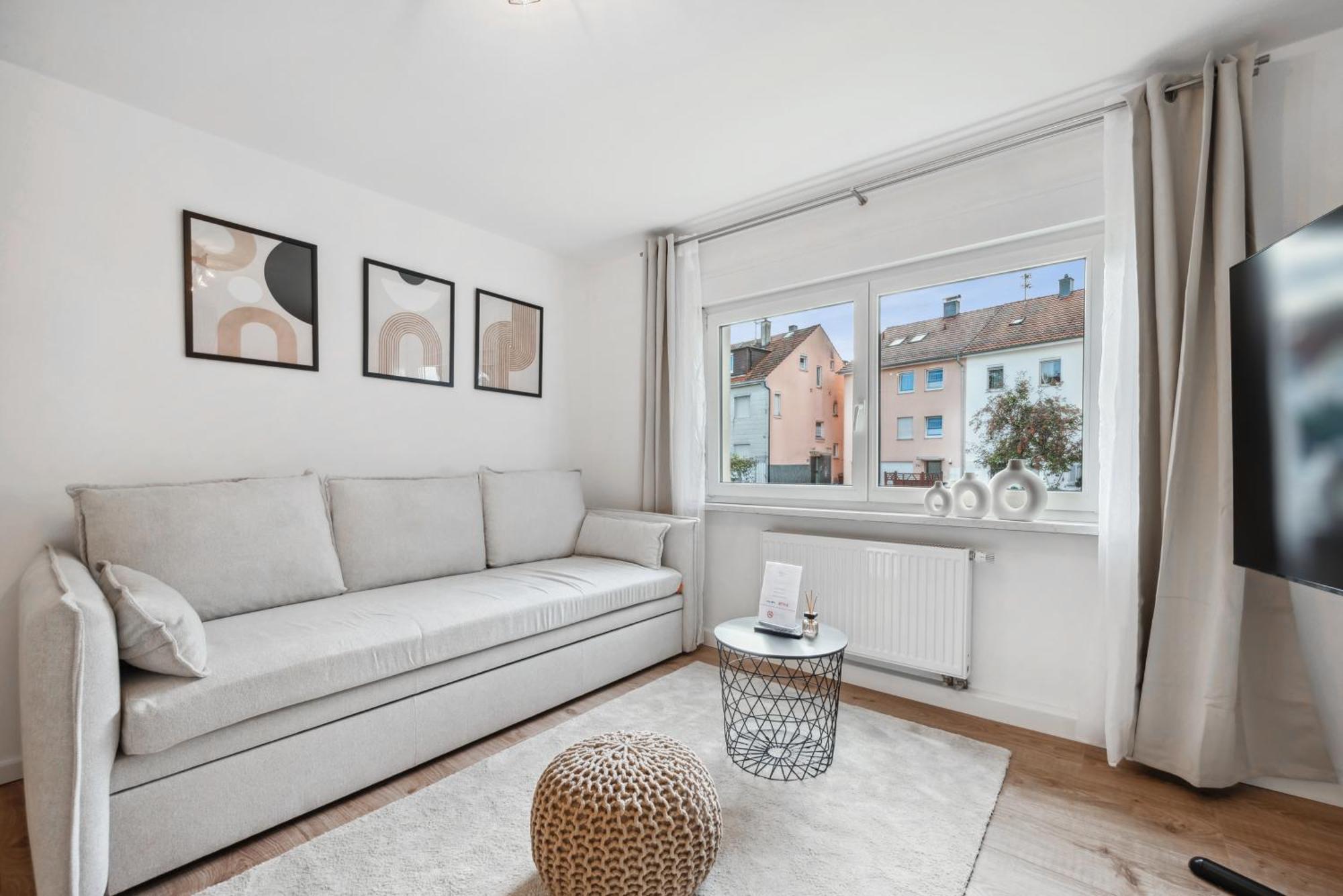 Malu Rooms - Ruhige Lage, Erdgeschoss, Smarttv, Netflix, 24H Checkin, Ludwigsburg Exterior photo