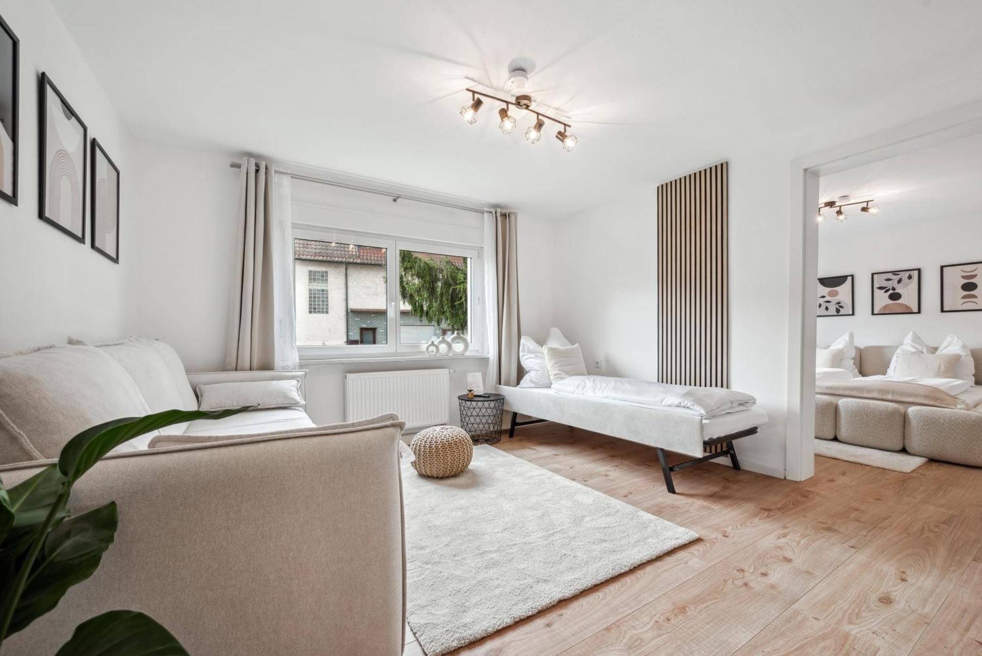 Malu Rooms - Ruhige Lage, Erdgeschoss, Smarttv, Netflix, 24H Checkin, Ludwigsburg Exterior photo