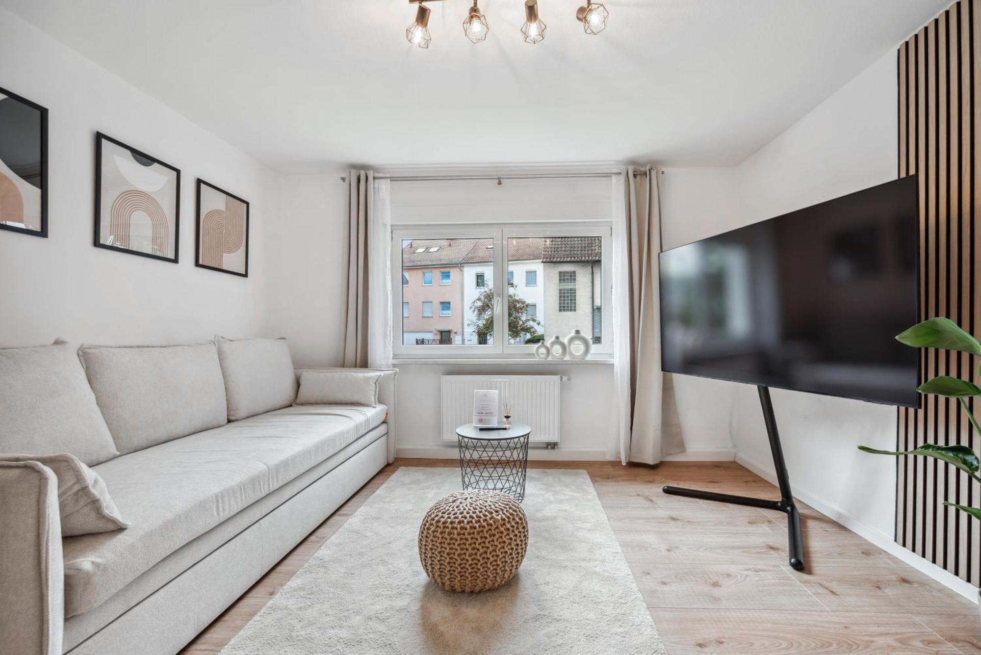 Malu Rooms - Ruhige Lage, Erdgeschoss, Smarttv, Netflix, 24H Checkin, Ludwigsburg Exterior photo
