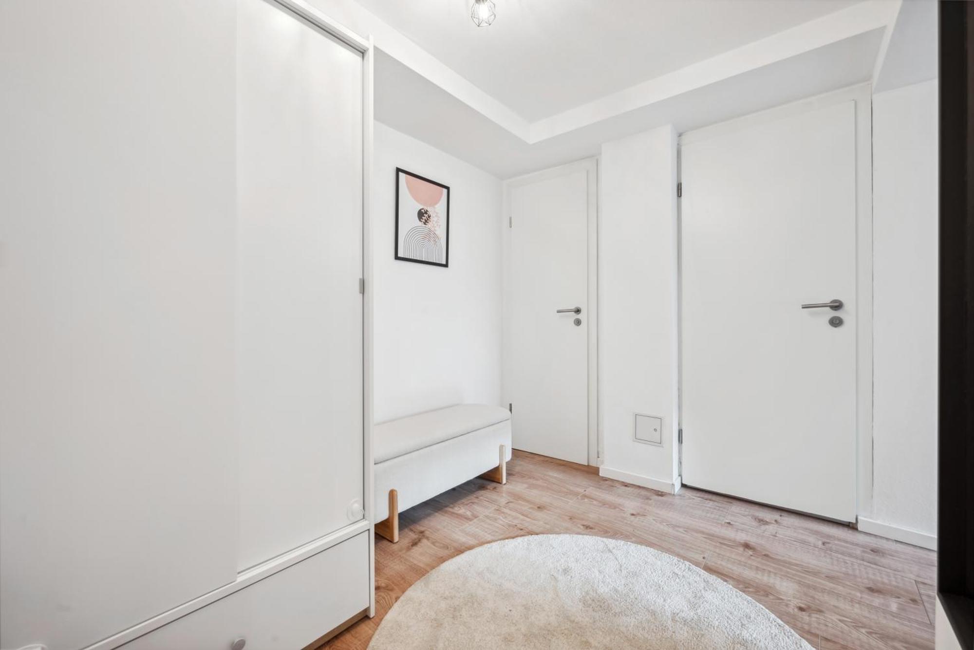 Malu Rooms - Ruhige Lage, Erdgeschoss, Smarttv, Netflix, 24H Checkin, Ludwigsburg Exterior photo