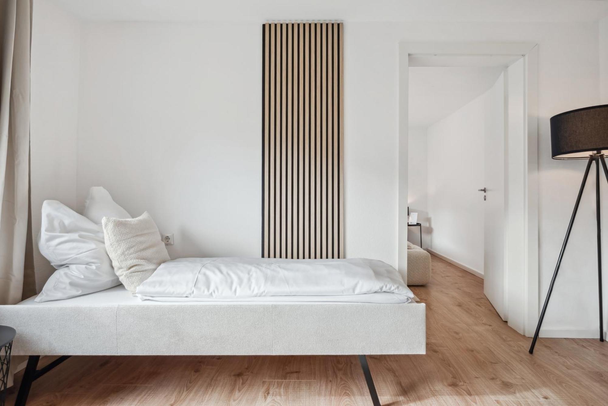 Malu Rooms - Ruhige Lage, Erdgeschoss, Smarttv, Netflix, 24H Checkin, Ludwigsburg Exterior photo
